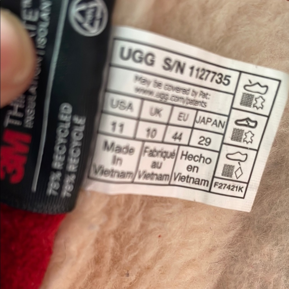 UGGs - Picture 7 of 7